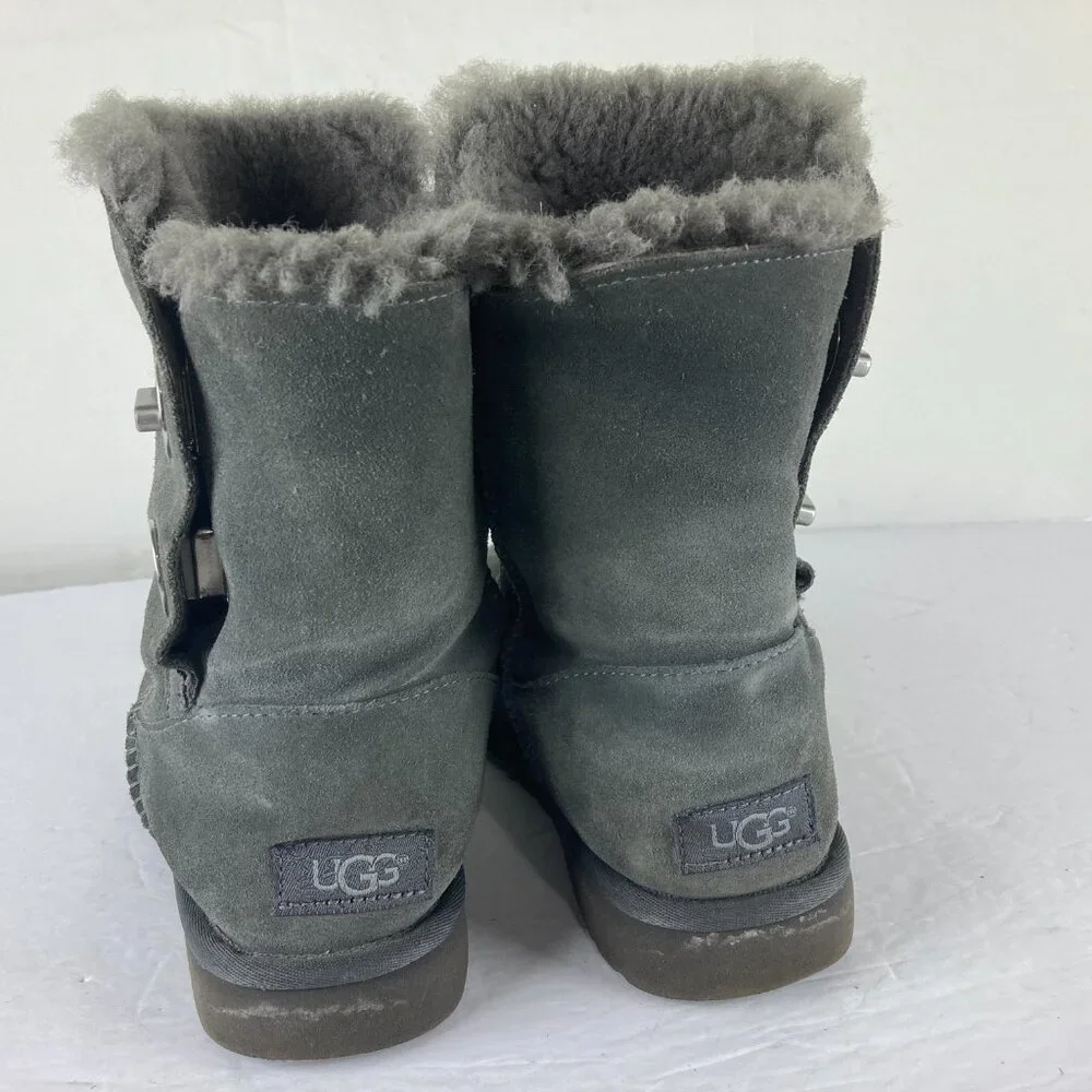 UGG Womens Sz 6 Turnlock Short Gray Suede Sherpa Lined‎ Winter Boots